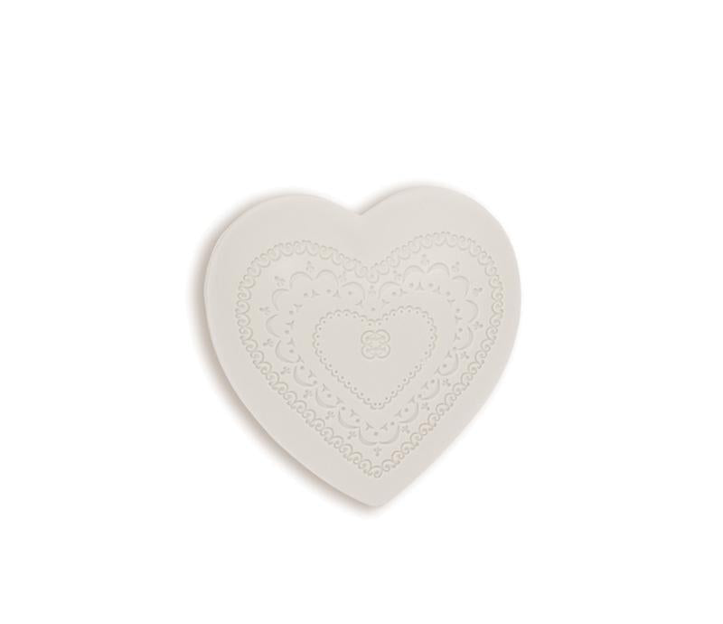 Que de l&#39;Amour 100g Heart Soap - Soap &amp; Water Everyday